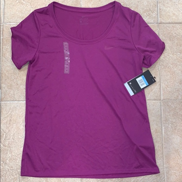 Nike Tops - Nike workout shirt